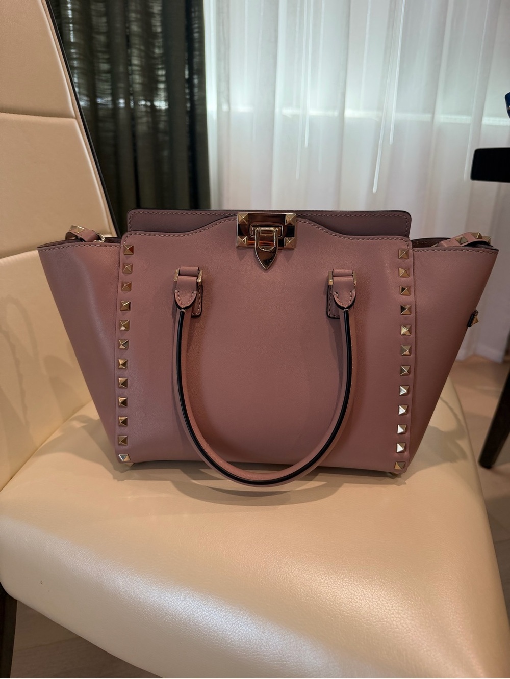 Valentino Garavani Mauve Pink Rockstud Leather Tote